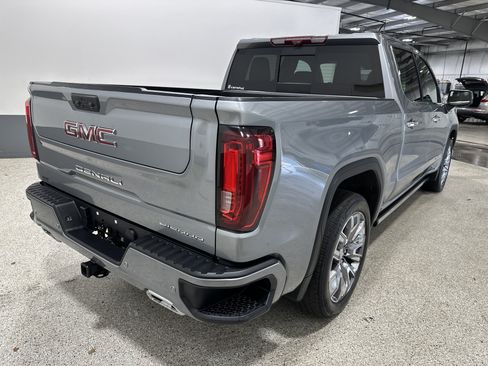 Used 2024 GMC Sierra 1500 Denali w/ Denali Reserve Package AWD/4WD image 3