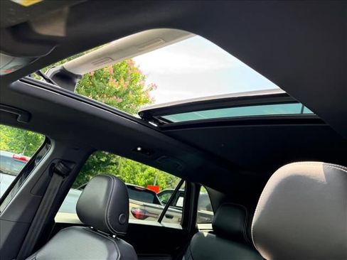 Used 2023 Volkswagen Atlas Cross Sport SE w/ Panoramic Sunroof Package FWD image 16
