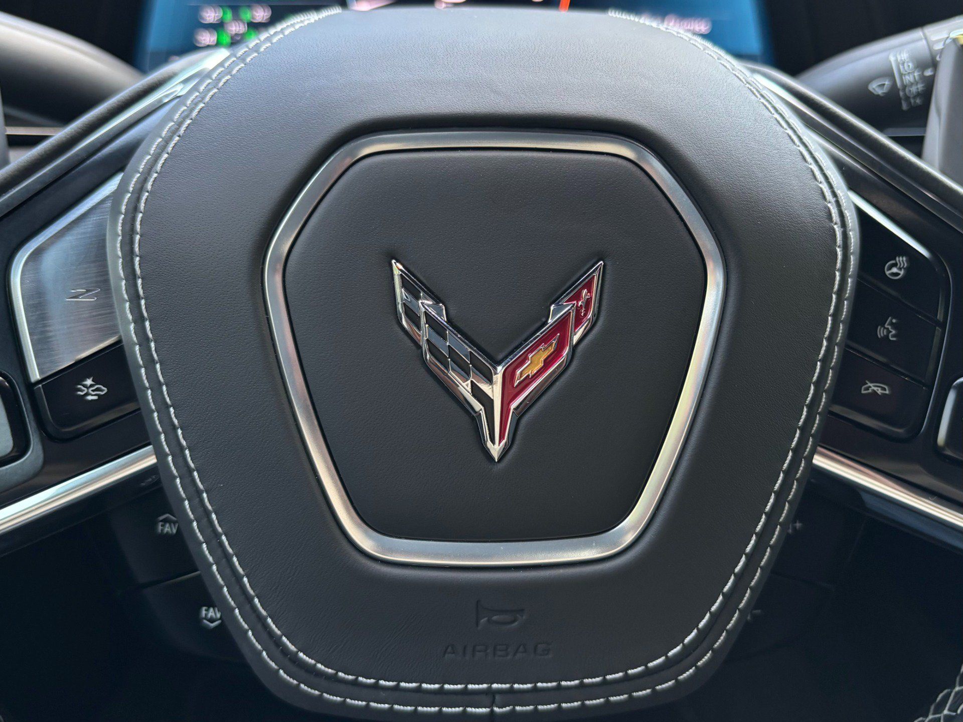 Used 2025 Chevrolet Corvette Stingray Preferred Conv w/ 2LT RWD image 35