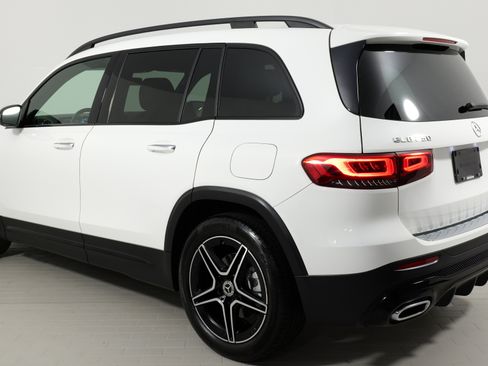Used 2021 Mercedes-Benz GLB 250 4MATIC image 13