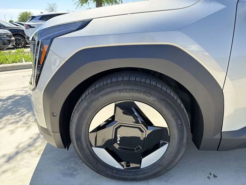 New 2026 Kia EV9 Wind image 21