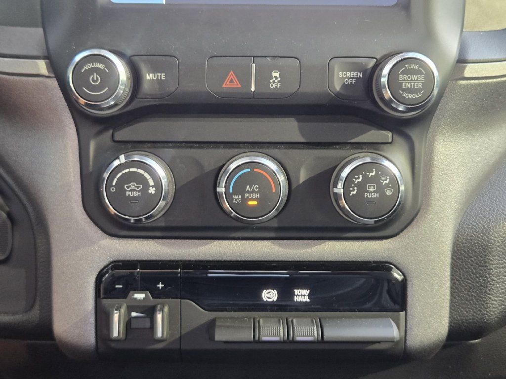 Used 2024 RAM 2500 Tradesman w/ Chrome Appearance Group AWD/4WD image 20