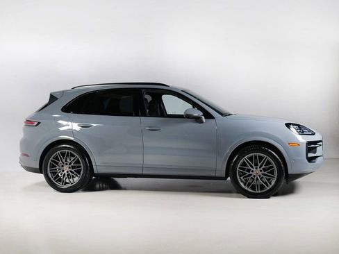 Certified 2026 Porsche Cayenne AWD/4WD image 8
