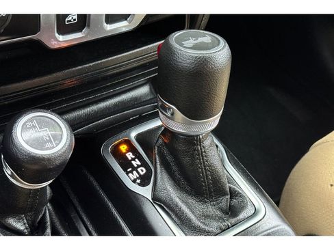 Used 2020 Jeep Wrangler Sport image 22