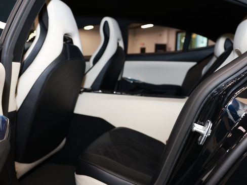 New 2025 Karma Revero Luxury image 13