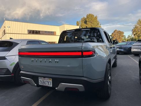 Used 2023 Rivian R1T Adventure image 3