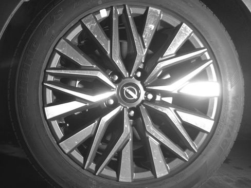 Used 2025 Nissan Altima 2.5 SV image 12