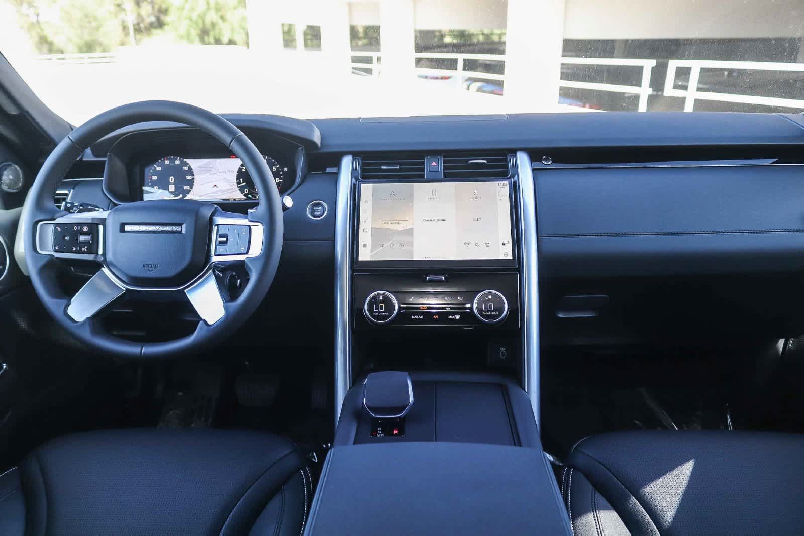 New 2026 Land Rover Discovery S AWD/4WD image 11