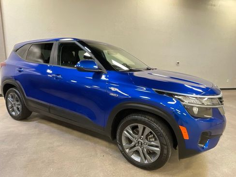 Used 2021 Kia Seltos LX AWD/4WD image 5