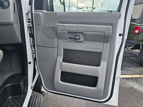 Used 2011 Ford E-350 and Econoline 350 XLT RWD image 24