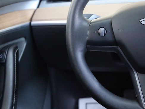 Used 2022 Tesla Model 3 Long Range AWD/4WD image 32