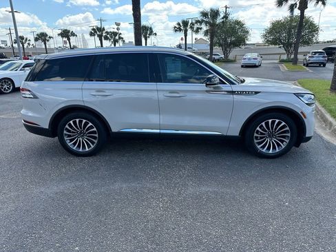 Used 2023 Lincoln Aviator Reserve RWD image 7