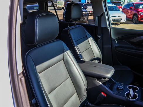 Certified 2023 GMC Terrain SLT image 19