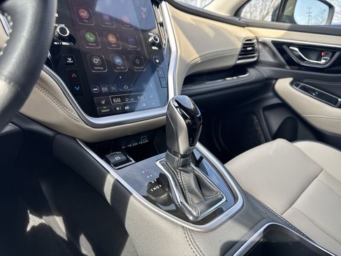 Used 2025 Subaru Outback Limited image 24