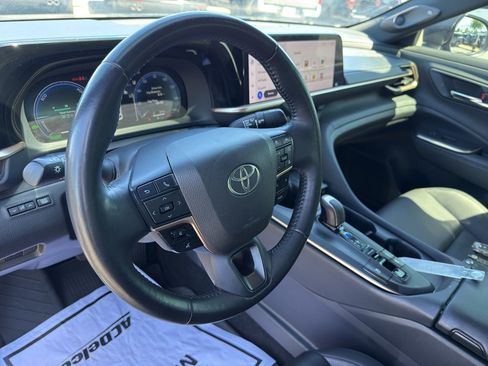 Used 2023 Toyota Crown AWD/4WD image 34