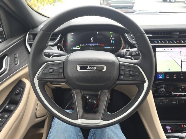 Used 2023 Jeep Grand Cherokee 4WD 4xe image 16