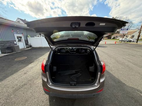 Used 2010 Hyundai Tucson Limited image 16