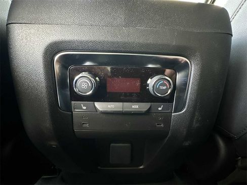 New 2025 Chevrolet Suburban Premier image 21