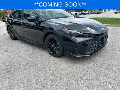 Certified 2025 Toyota Camry SE FWD image 3