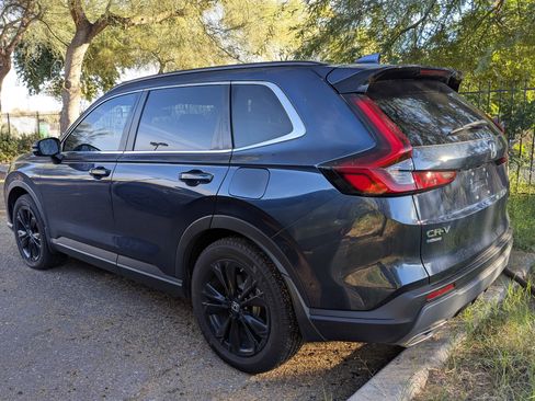 Used 2023 Honda CR-V Sport Touring image 3