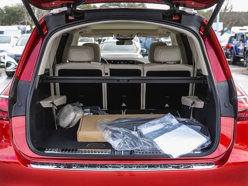 Used 2024 Mercedes-Benz GLS 580 4MATIC image 23