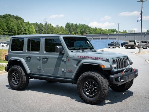 Used 2025 Jeep Wrangler Unlimited Rubicon AWD/4WD image 12