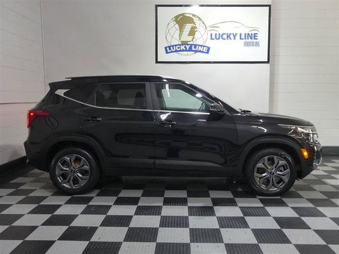 Used 2024 Kia Seltos S AWD/4WD image 6