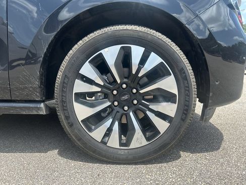 Certified 2025 Ford Expedition Platinum w/ Driver's Package AWD/4WD image 7