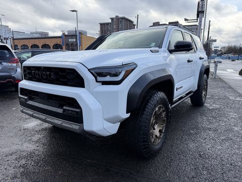 Certified 2025 Toyota 4Runner Trailhunter image 19