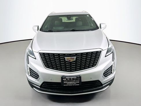 Used 2020 Cadillac XT5 Premium Luxury FWD image 2