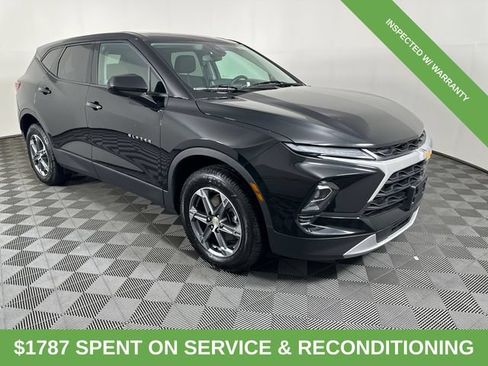 Used 2025 Chevrolet Blazer LT AWD/4WD image 11