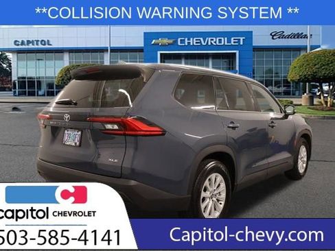Used 2024 Toyota Grand Highlander XLE image 3