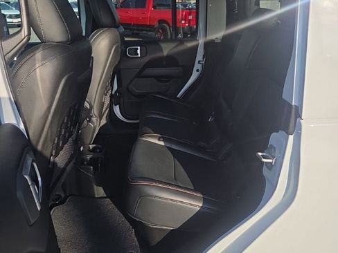 Used 2022 Jeep Gladiator Mojave w/ Cold Weather Group image 29