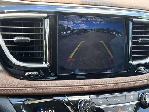 Used 2019 Chrysler Pacifica Limited FWD image 26
