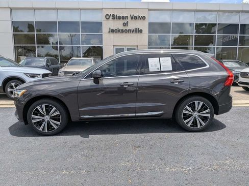 Used 2022 Volvo XC60 B5 Inscription w/ Advanced Package FWD image 3