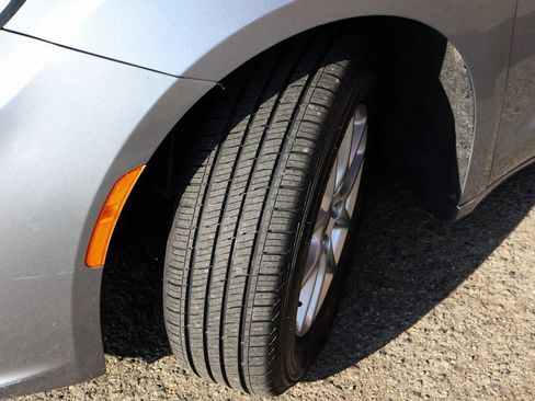 Used 2021 Chrysler Pacifica Touring-L image 50