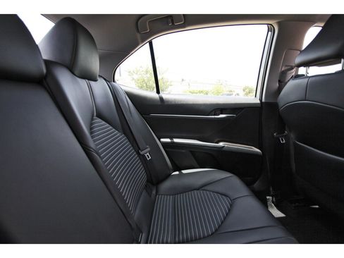 Used 2022 Toyota Camry SE w/ Convenience Package FWD image 13