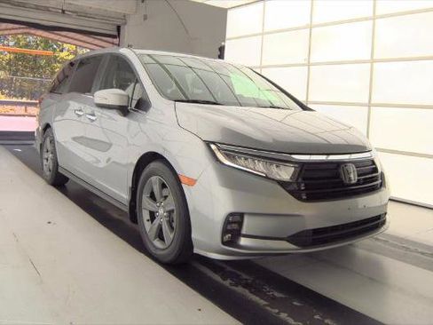 Used 2022 Honda Odyssey EX image 3