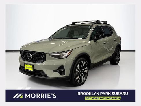 Used 2023 Volvo XC40 B5 Ultimate w/ Protection Package Premier AWD/4WD image 1