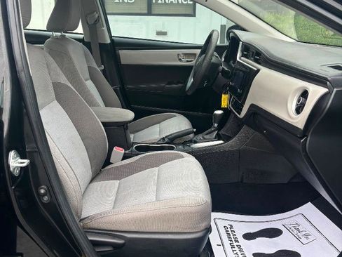Used 2019 Toyota Corolla LE FWD image 36