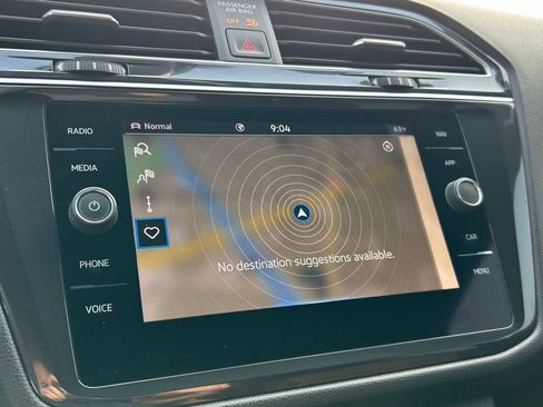 Used 2024 Volkswagen Tiguan SEL R-Line image 32