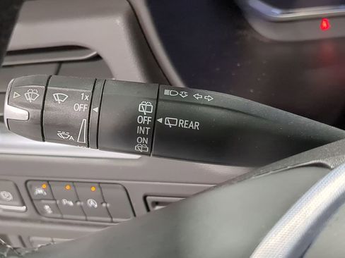 Used 2023 GMC Yukon SLE image 34