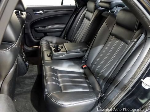Used 2013 Chrysler 300 S RWD image 12