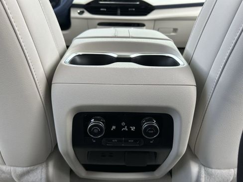 New 2026 Buick Enclave Avenir w/ Super Cruise Package FWD image 22