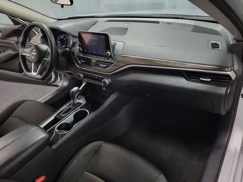 Used 2024 Nissan Altima 2.5 SV image 22