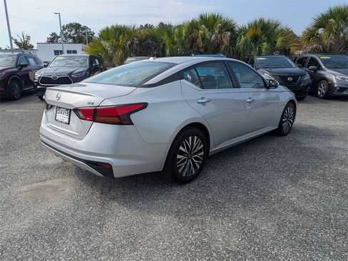 Used 2023 Nissan Altima 2.5 SV image 3