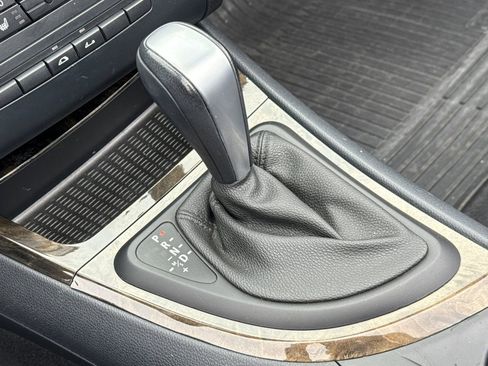 Used 2011 BMW 128i Convertible image 16