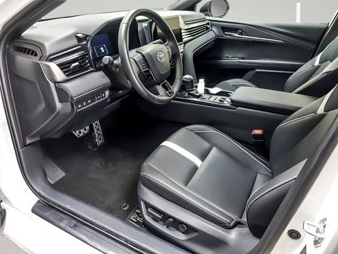 Certified 2025 Toyota Camry SE image 9