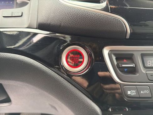 Used 2020 Honda Pilot Touring image 20