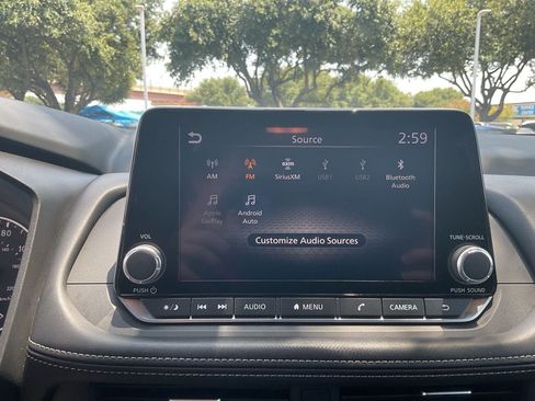 Used 2025 Nissan Rogue SV FWD image 22